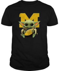 Baby Yoda Hug Michigan Wolverines t shirt RF02