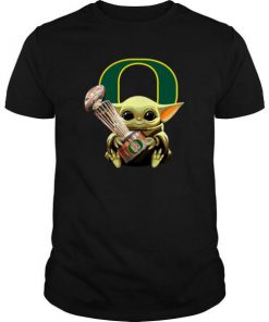 Baby Yoda Hug Oregon Ducks Cup t shirt RF02