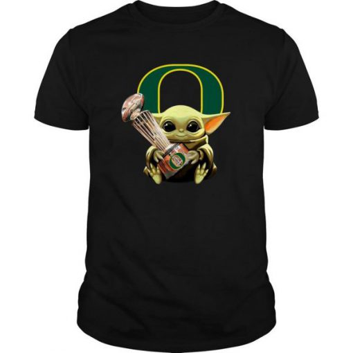 Baby Yoda Hug Oregon Ducks Cup t shirt RF02